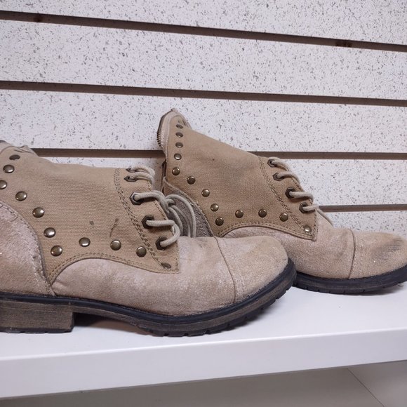 Tan lace-up boots from Roxy Surf - size 8 - in great used condition - Picture 5 of 6